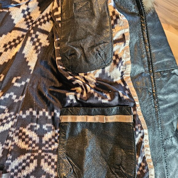 Danier Winter Coat (Fair Condition) - Picture 5 of 11